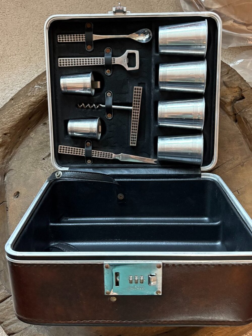 Vintage 60s Platt brown portable pub bar hard case suitcase w/ tools cups